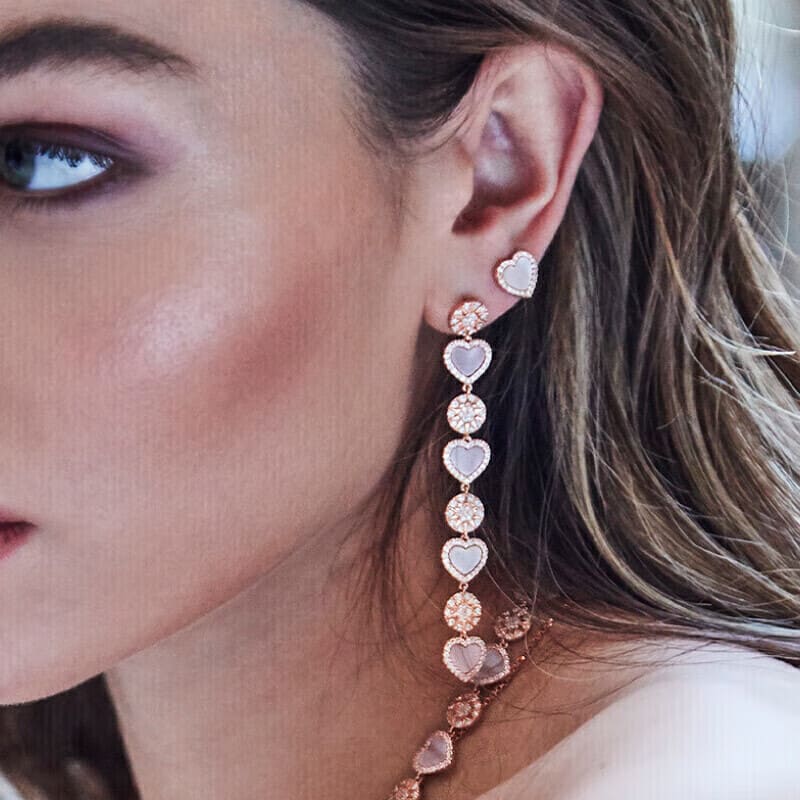 APM Monaco粉母贝爱心耳钉女耳饰时尚饰品简约气质个性潮流欧美风 生日送女友闺蜜老婆情人节礼物